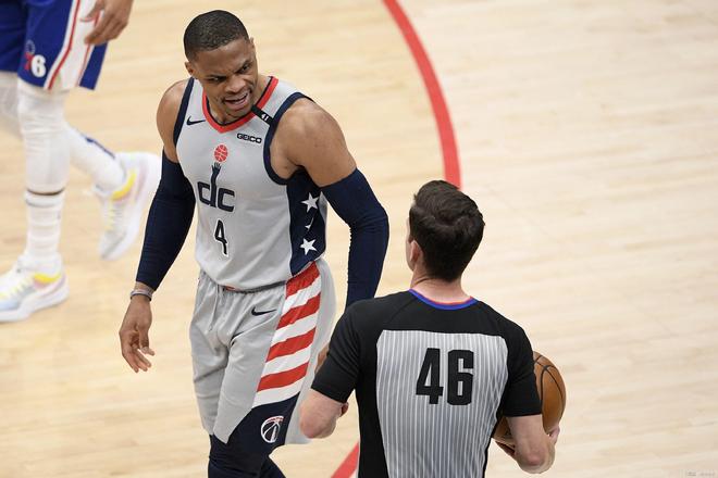 河村勇辉10分7助闪耀全场 不看人传球技惊四座.