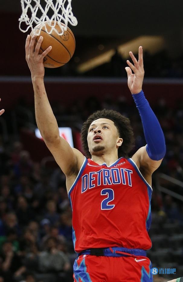 老鹰145-124大胜雄鹿，特雷-杨19+19，里萨谢36分，字母空砍31+9+5.